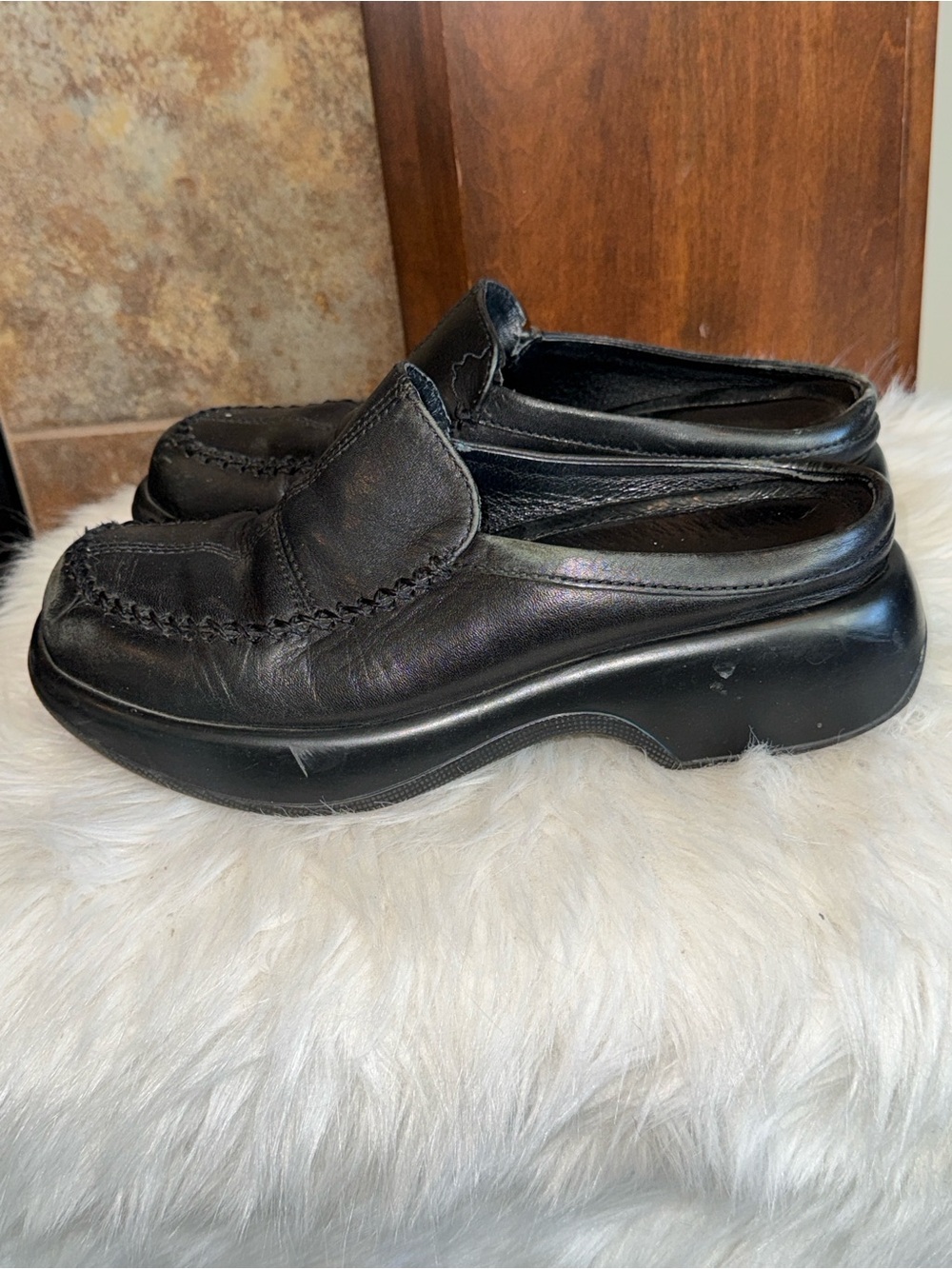 Dansko well loved black heeled slip in clog shoe EU 39 US 8/5-9  flaws